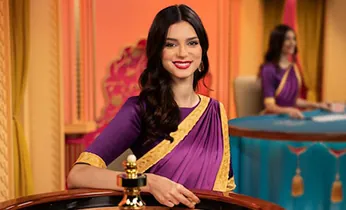 Sân bóng rổ với cầu thủ đang thi đấu